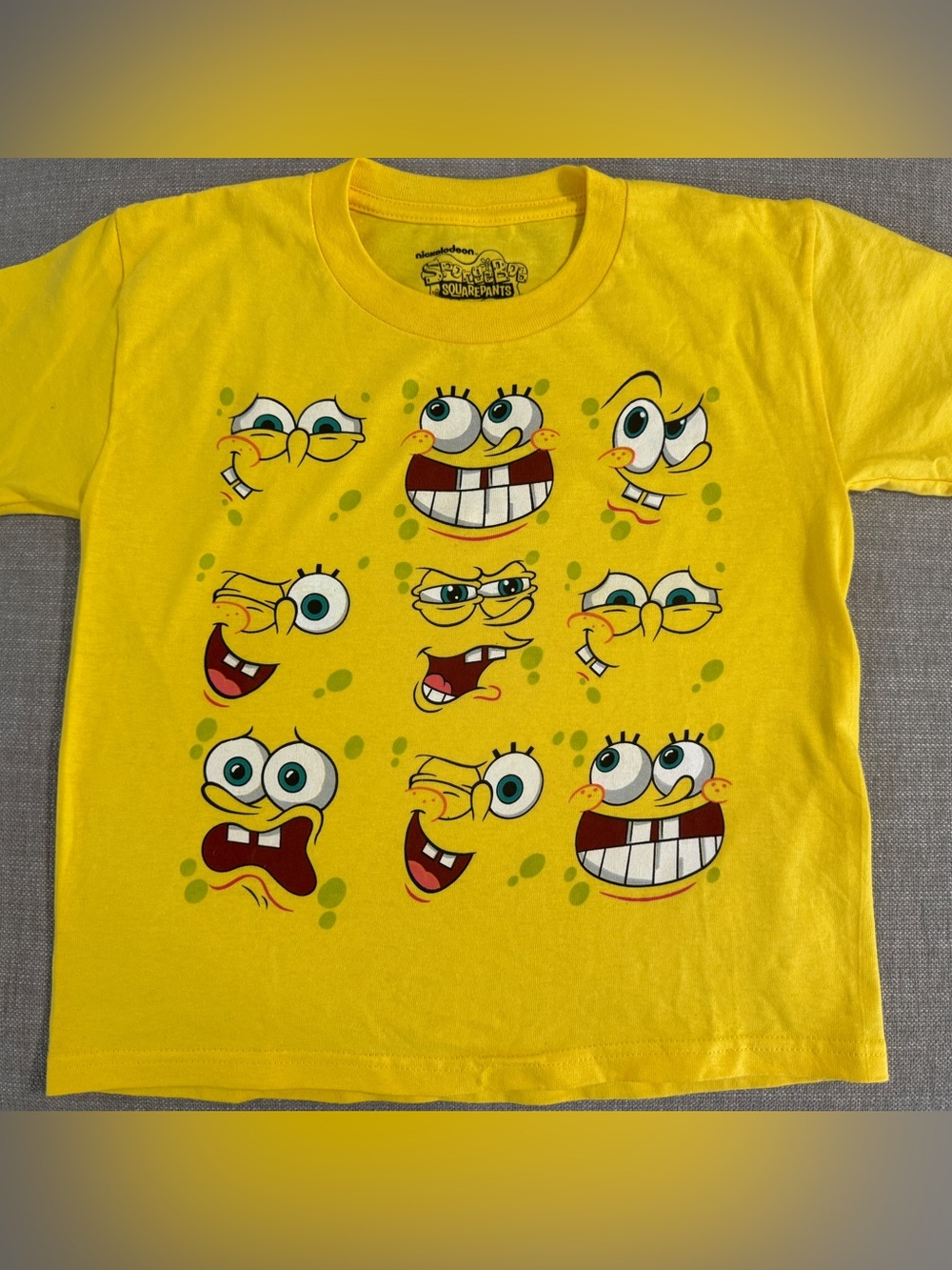 NEW Vintage SpongeBob SquarePants Yellow Kids Graphic Many Faces Tee Large